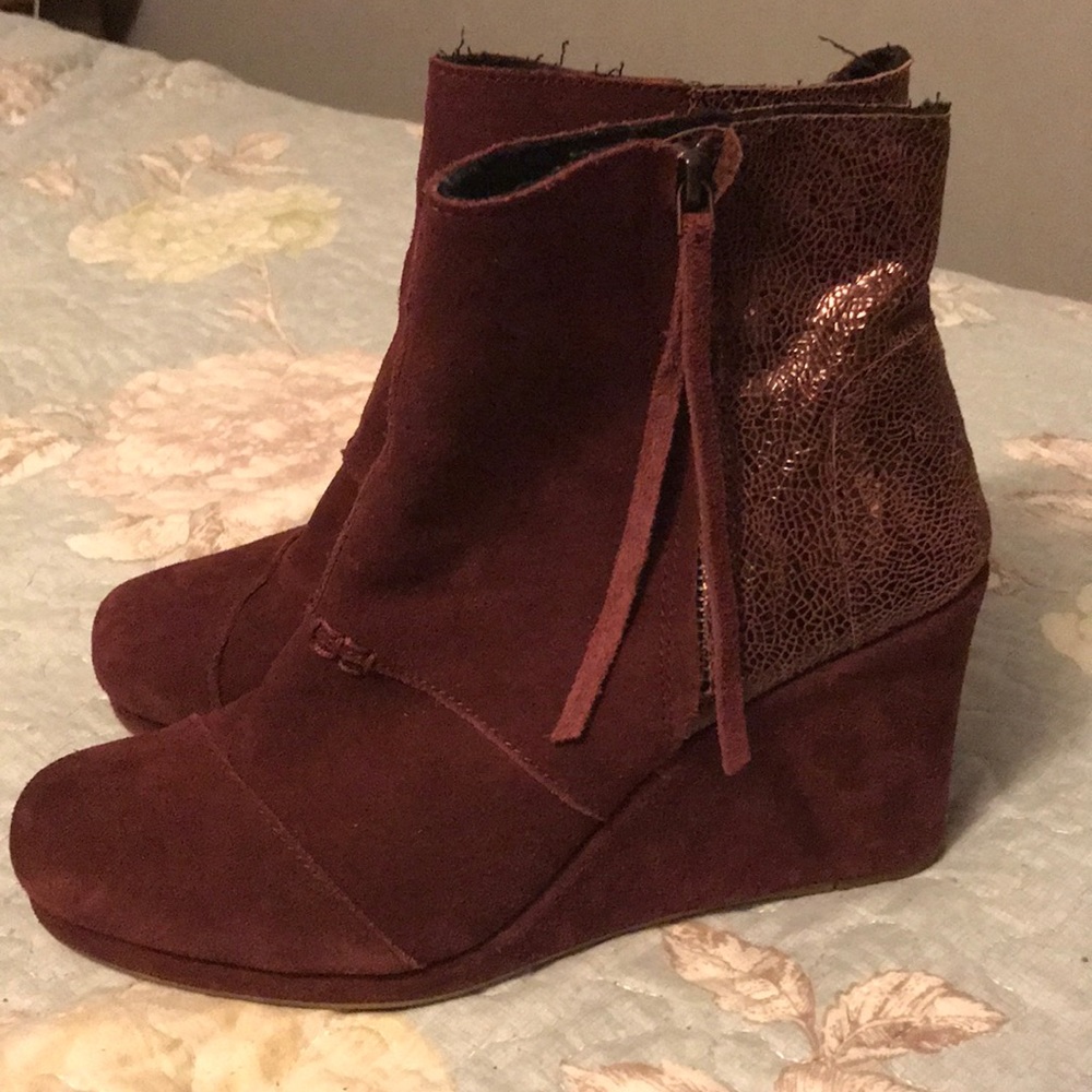 Toms Boots - EUC beautiful maroon color 9.5